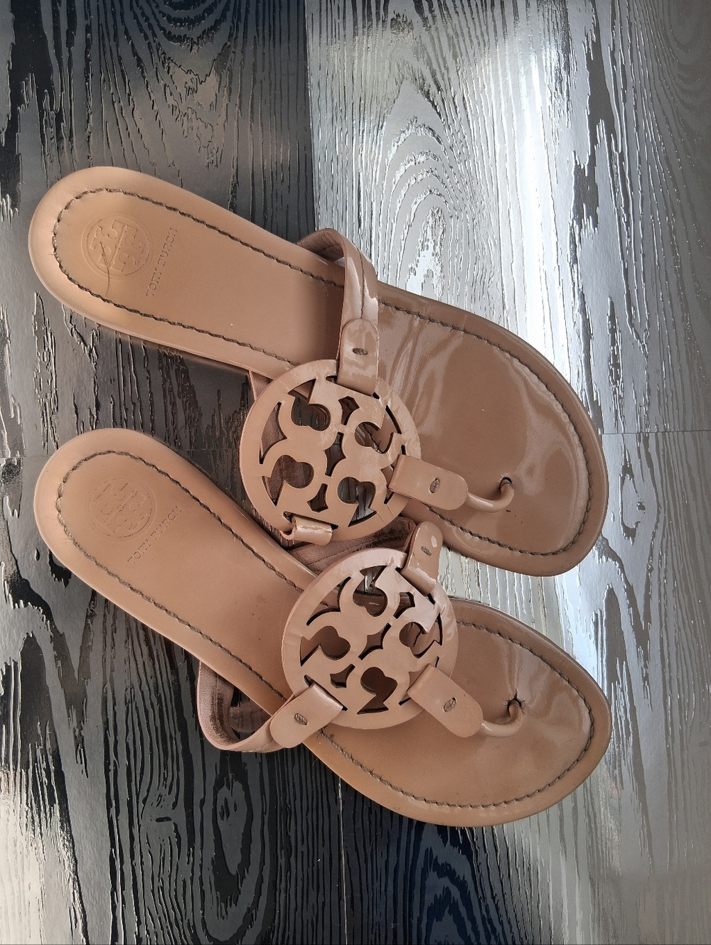Tory Burch Miller Leather Logo Thong Sandals in Nude